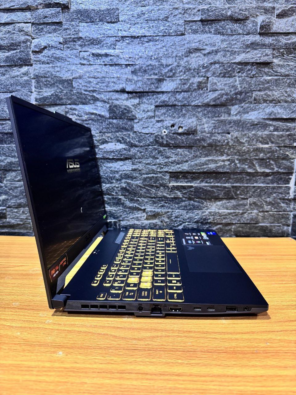 لپتاپ ایسوس 