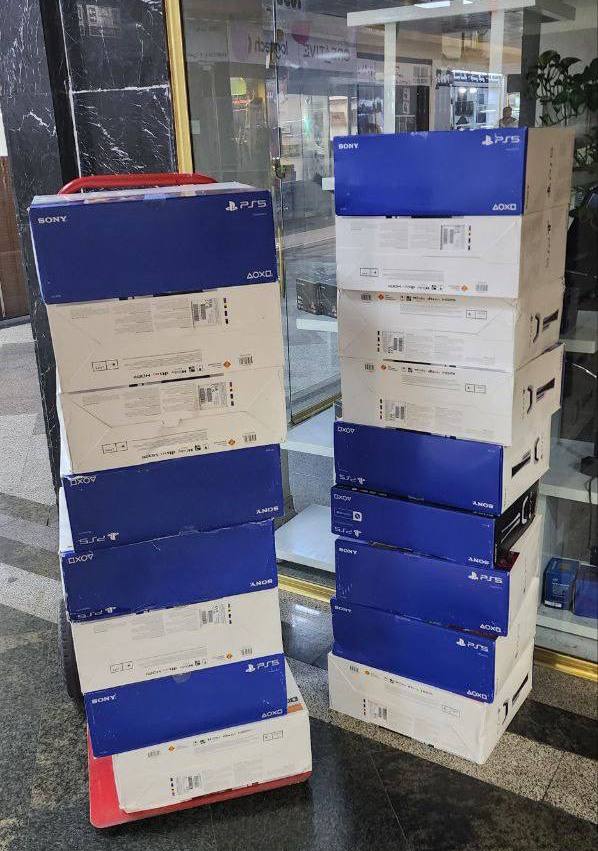 Ps5 موجود در اداری لند 